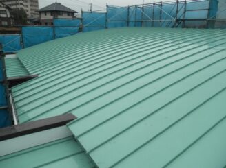 屋根はおしゃれなアーチ状