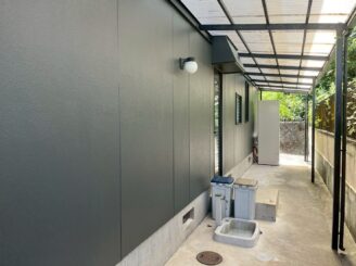 模様がついている外壁以外の部分もキレイに塗装しました!