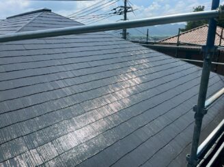 屋根も傷がついているところの処理、長持ちする塗料を塗布してきれいになりました!