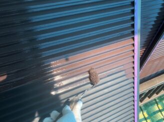 外壁だけではなく、サッシなども塗装できます