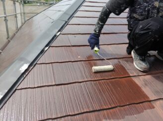 屋根も含めて塗装します