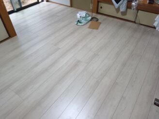 施工後　　ノダ製　ワックス不要フローリング貼り