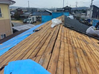 既存瓦・防水紙撤去