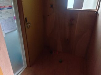 クロス・CFシート下地貼り