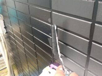 目地色を塗装後、ベースとなる色を塗る（ヘッドカット）
