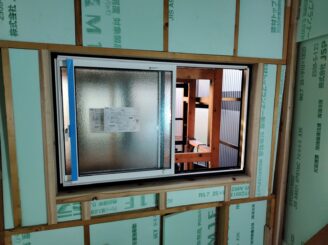 窓の取り換え、断熱材の取付け
