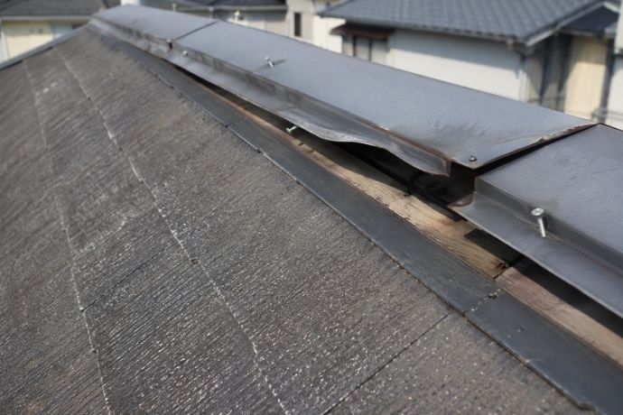 棟板金が浮く原因とは?下関市で起こりやすい劣化と危険サイン