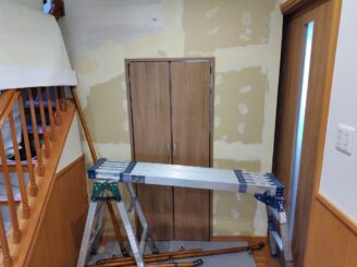階段下収納の造作