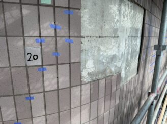 クラック（ひび割れ）など、タイル自体劣化している個所は、タイルを剥がし補修