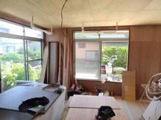 合板張り・室内用物干し金具取付