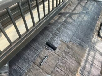 中塗りで塗面を平坦化して、美しく機能的な下地を造る