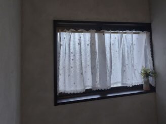 窓は既存のまま使用