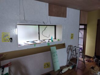 キッチンパネル貼り付け