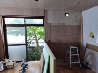 合板・プラスターボード貼り付け
